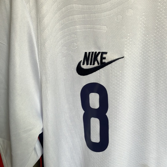 Nike - Picture 7 of 16